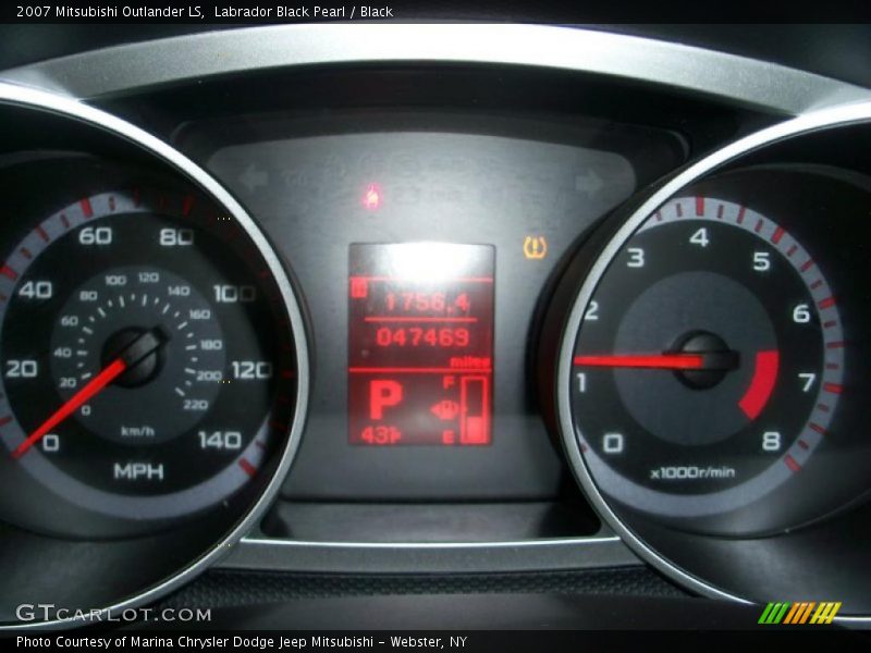 Labrador Black Pearl / Black 2007 Mitsubishi Outlander LS
