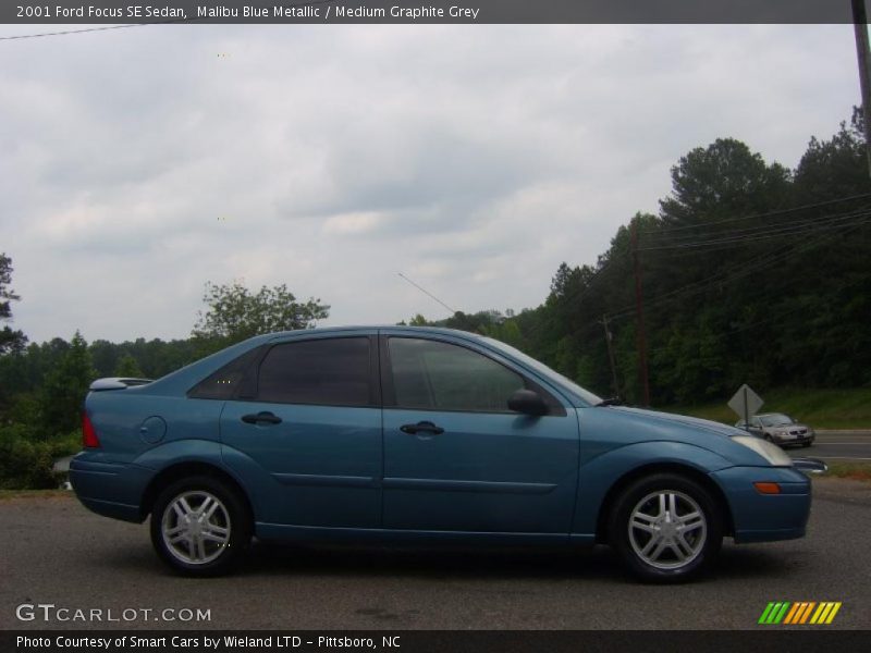Malibu Blue Metallic / Medium Graphite Grey 2001 Ford Focus SE Sedan