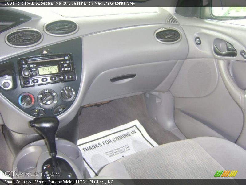 Malibu Blue Metallic / Medium Graphite Grey 2001 Ford Focus SE Sedan