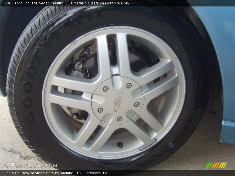 Malibu Blue Metallic / Medium Graphite Grey 2001 Ford Focus SE Sedan