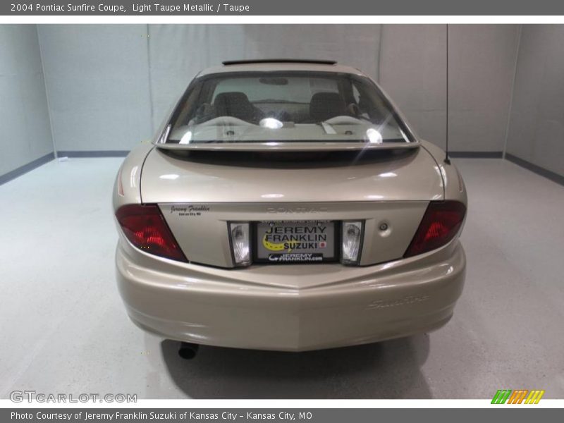 Light Taupe Metallic / Taupe 2004 Pontiac Sunfire Coupe