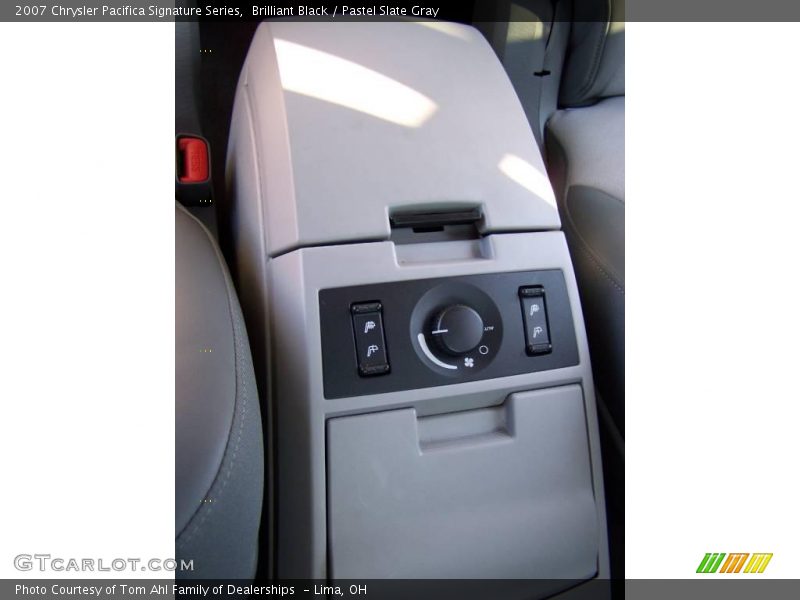 Brilliant Black / Pastel Slate Gray 2007 Chrysler Pacifica Signature Series