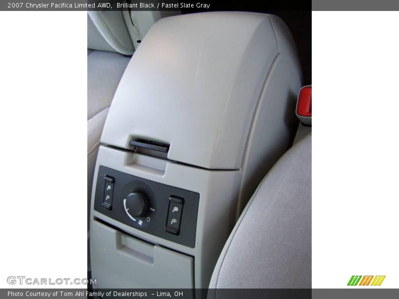 Brilliant Black / Pastel Slate Gray 2007 Chrysler Pacifica Limited AWD