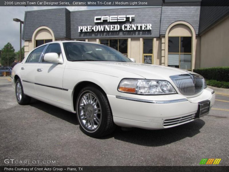 Ceramic White Tri-Coat / Medium Light Stone 2006 Lincoln Town Car Designer Series
