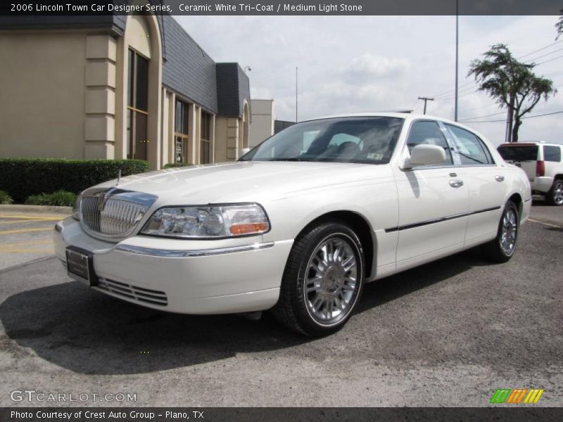 Ceramic White Tri-Coat / Medium Light Stone 2006 Lincoln Town Car Designer Series