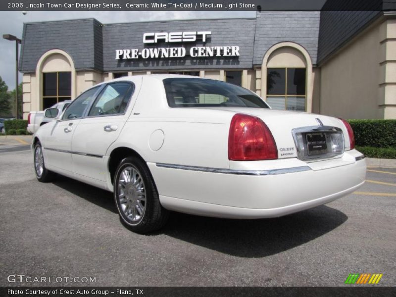 Ceramic White Tri-Coat / Medium Light Stone 2006 Lincoln Town Car Designer Series