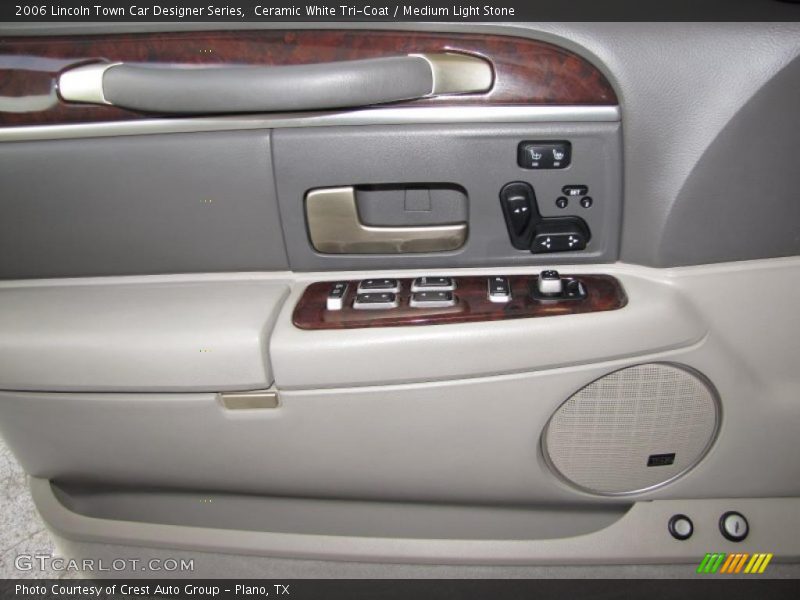 Ceramic White Tri-Coat / Medium Light Stone 2006 Lincoln Town Car Designer Series
