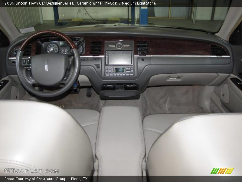 Ceramic White Tri-Coat / Medium Light Stone 2006 Lincoln Town Car Designer Series