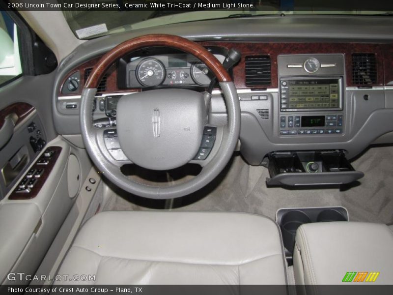 Ceramic White Tri-Coat / Medium Light Stone 2006 Lincoln Town Car Designer Series