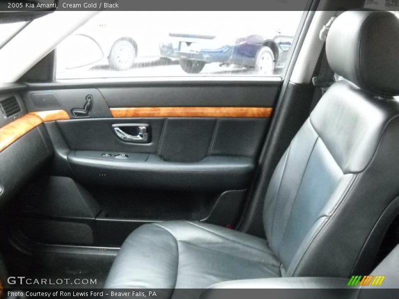 Cream Gold / Black 2005 Kia Amanti