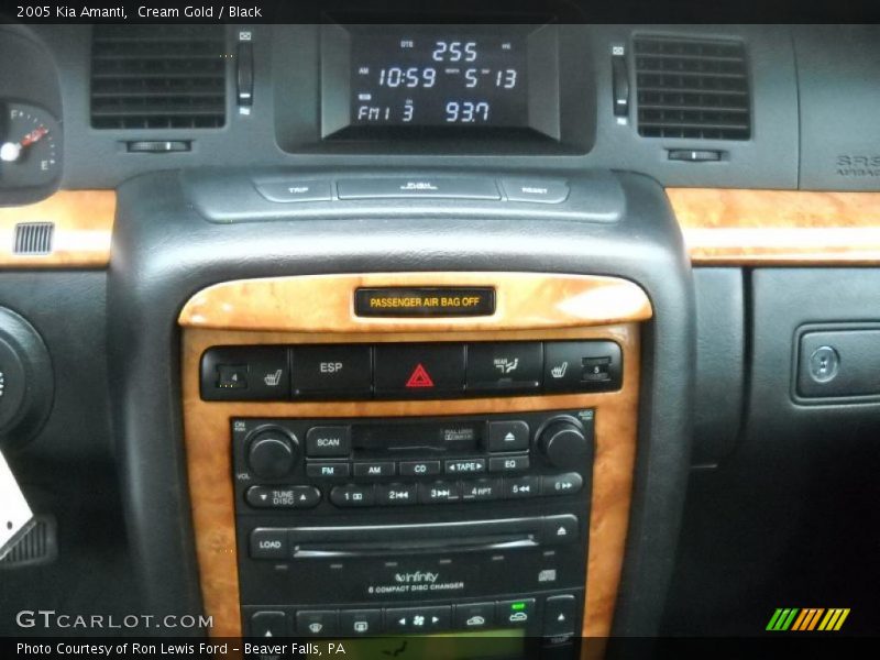 Cream Gold / Black 2005 Kia Amanti