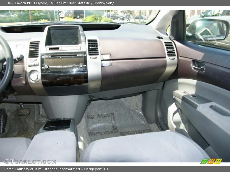 Millenium Silver Metallic / Brown/Ivory 2004 Toyota Prius Hybrid