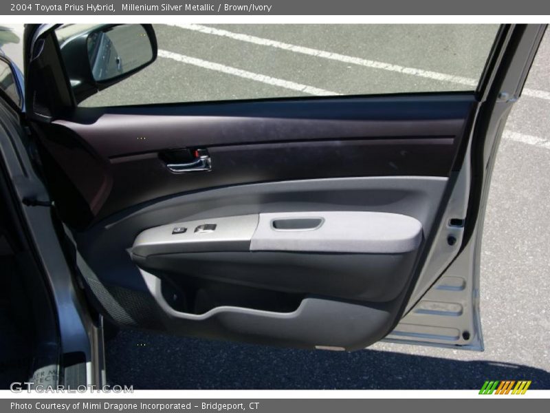 Millenium Silver Metallic / Brown/Ivory 2004 Toyota Prius Hybrid
