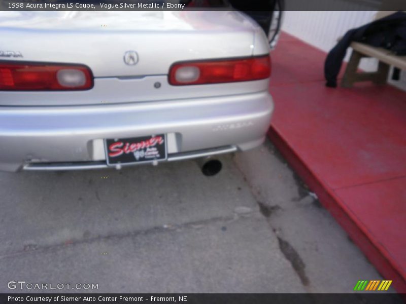 Vogue Silver Metallic / Ebony 1998 Acura Integra LS Coupe