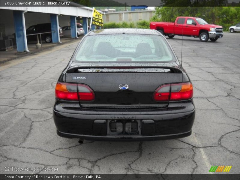 Black / Gray 2005 Chevrolet Classic