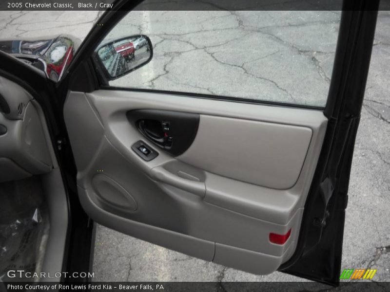 Black / Gray 2005 Chevrolet Classic