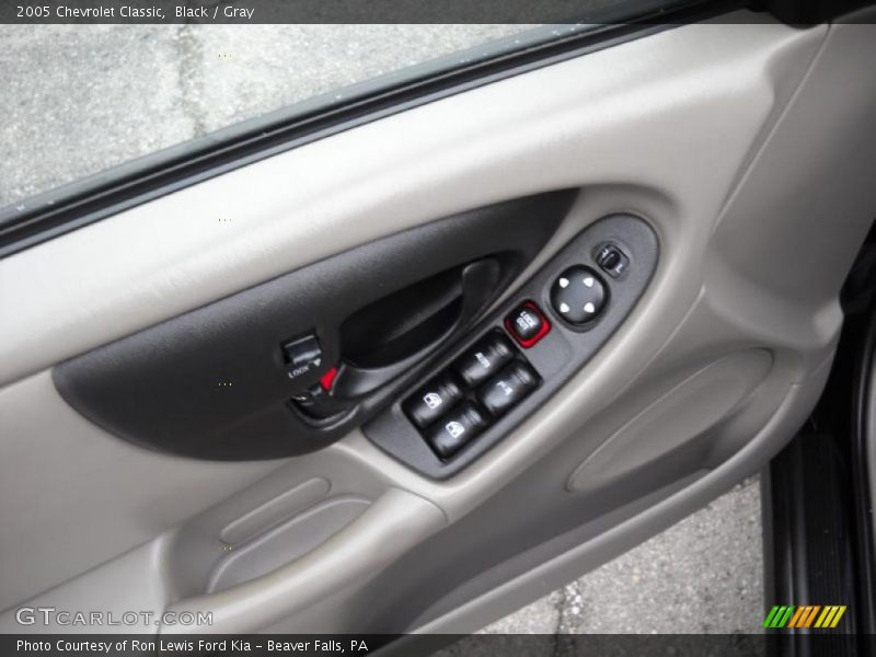 Black / Gray 2005 Chevrolet Classic