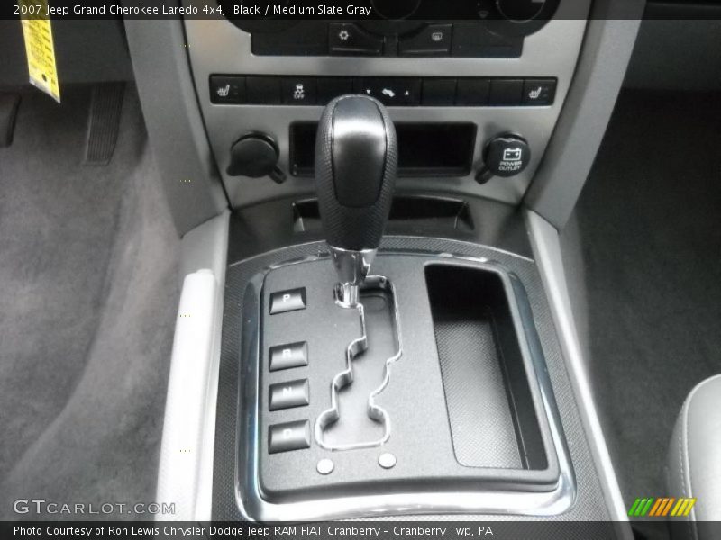 Black / Medium Slate Gray 2007 Jeep Grand Cherokee Laredo 4x4