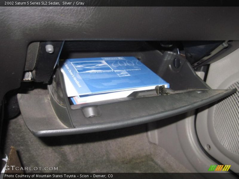 Silver / Gray 2002 Saturn S Series SL2 Sedan