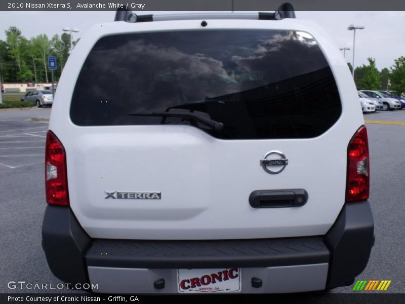 Avalanche White / Gray 2010 Nissan Xterra S