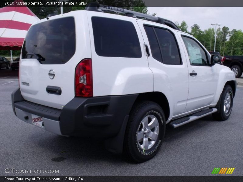 Avalanche White / Gray 2010 Nissan Xterra S