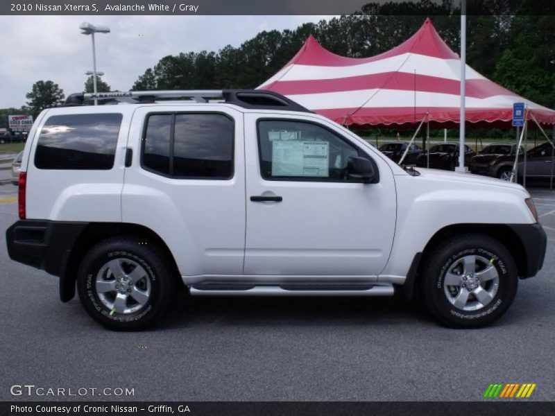 Avalanche White / Gray 2010 Nissan Xterra S