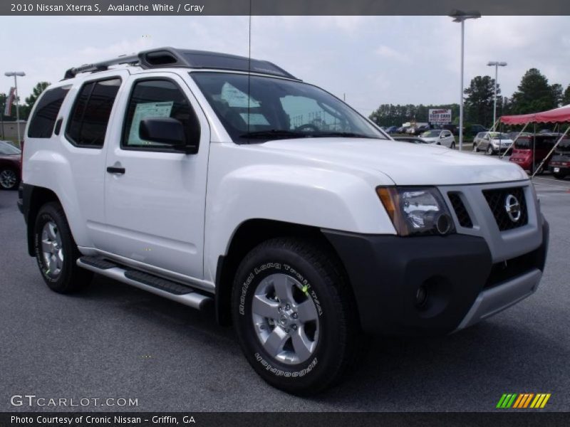 Avalanche White / Gray 2010 Nissan Xterra S