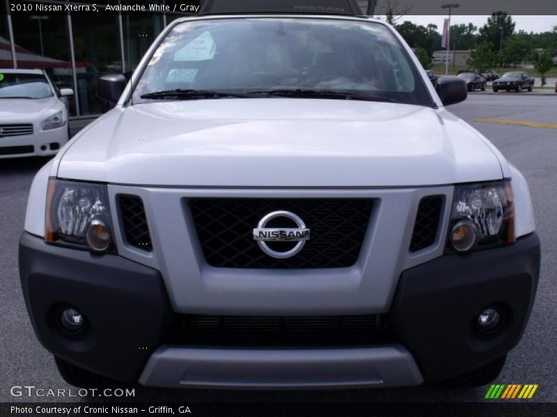 Avalanche White / Gray 2010 Nissan Xterra S