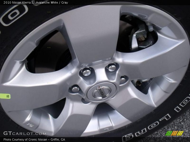 Avalanche White / Gray 2010 Nissan Xterra S