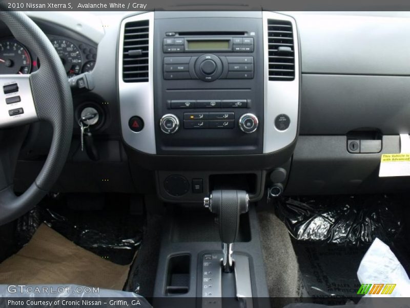 Avalanche White / Gray 2010 Nissan Xterra S