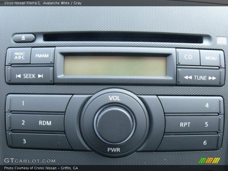Avalanche White / Gray 2010 Nissan Xterra S