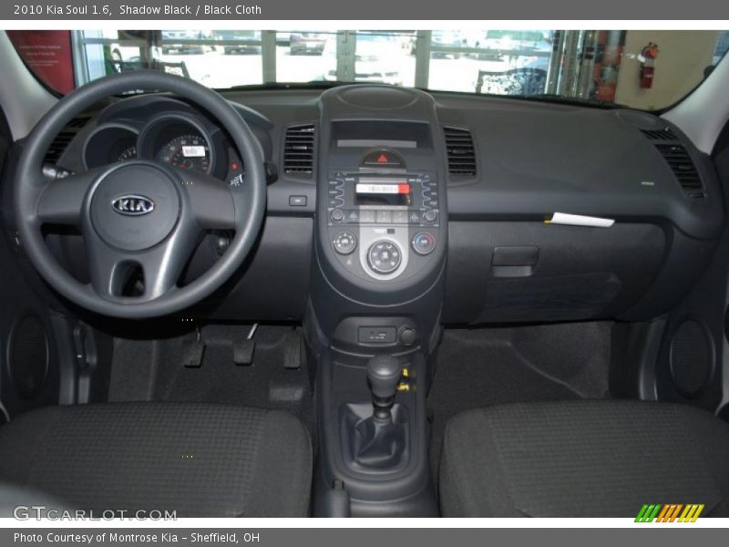 Shadow Black / Black Cloth 2010 Kia Soul 1.6