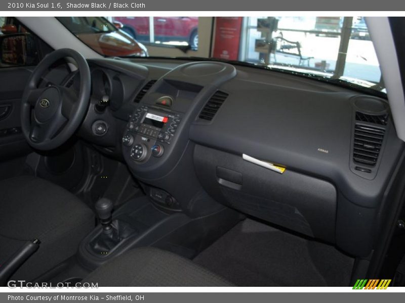 Shadow Black / Black Cloth 2010 Kia Soul 1.6