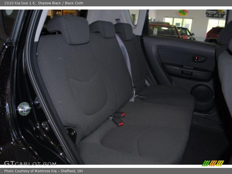 Shadow Black / Black Cloth 2010 Kia Soul 1.6