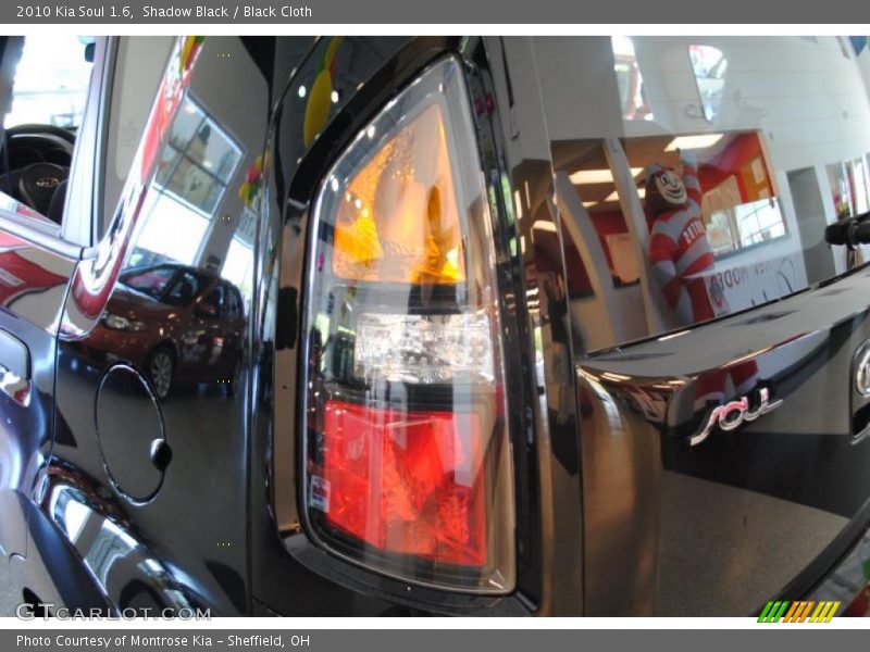 Shadow Black / Black Cloth 2010 Kia Soul 1.6