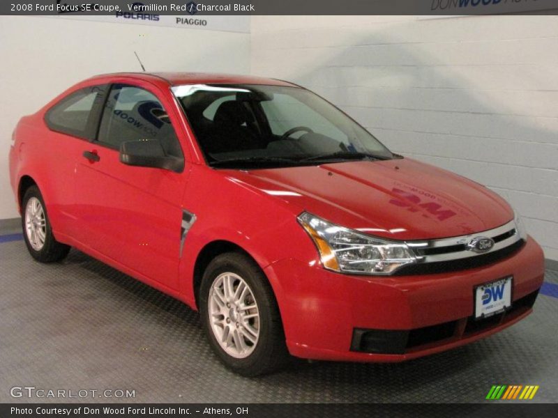 Vermillion Red / Charcoal Black 2008 Ford Focus SE Coupe