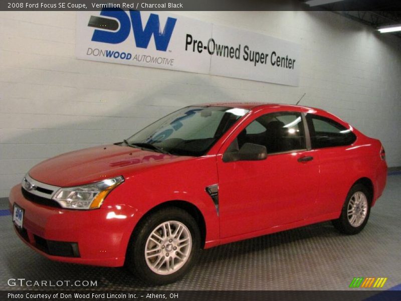 Vermillion Red / Charcoal Black 2008 Ford Focus SE Coupe