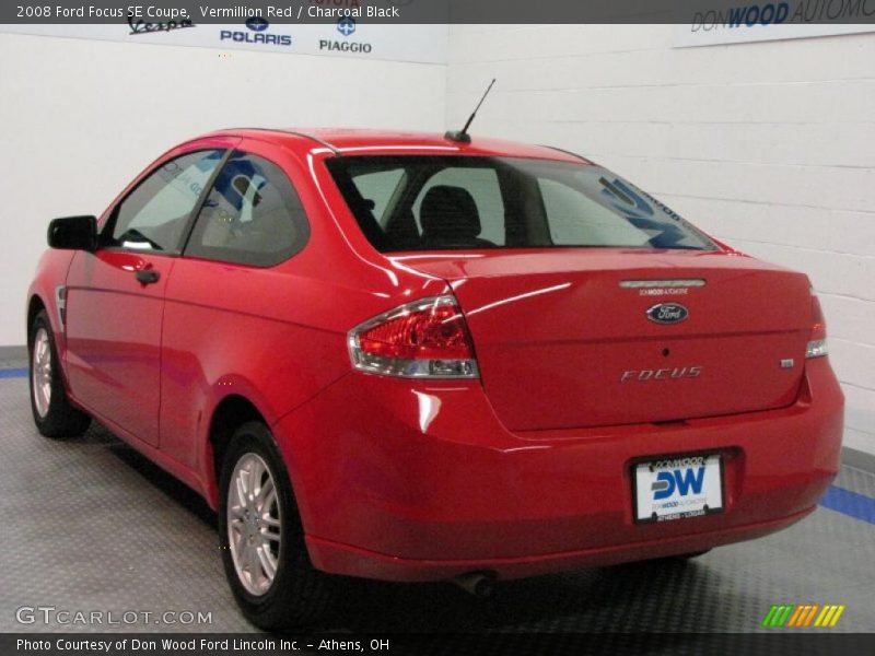 Vermillion Red / Charcoal Black 2008 Ford Focus SE Coupe
