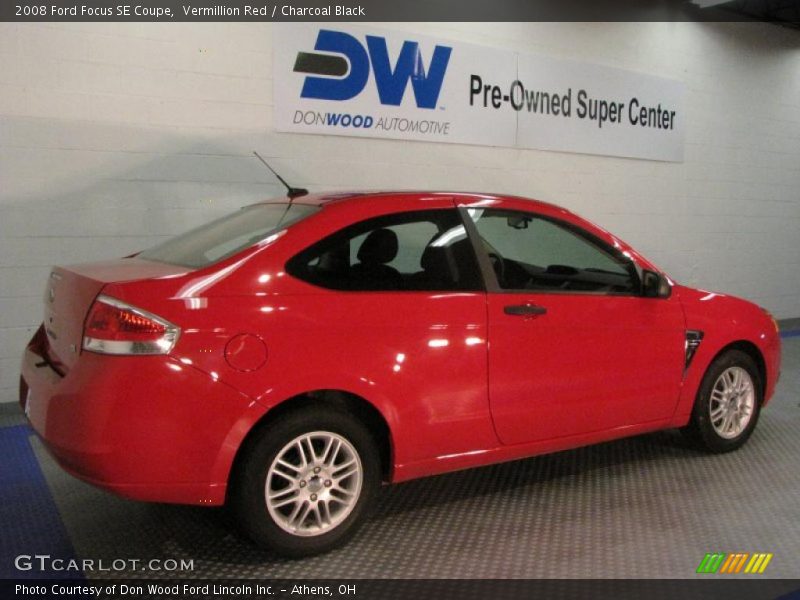 Vermillion Red / Charcoal Black 2008 Ford Focus SE Coupe