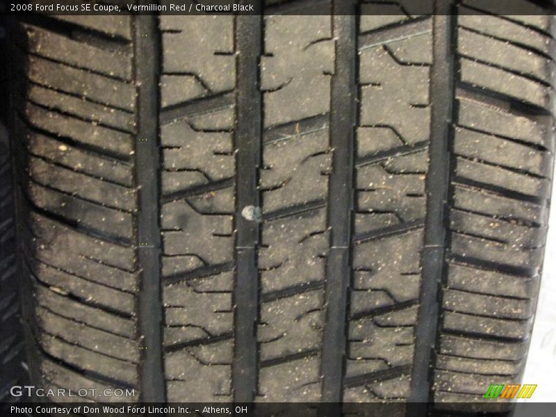Vermillion Red / Charcoal Black 2008 Ford Focus SE Coupe