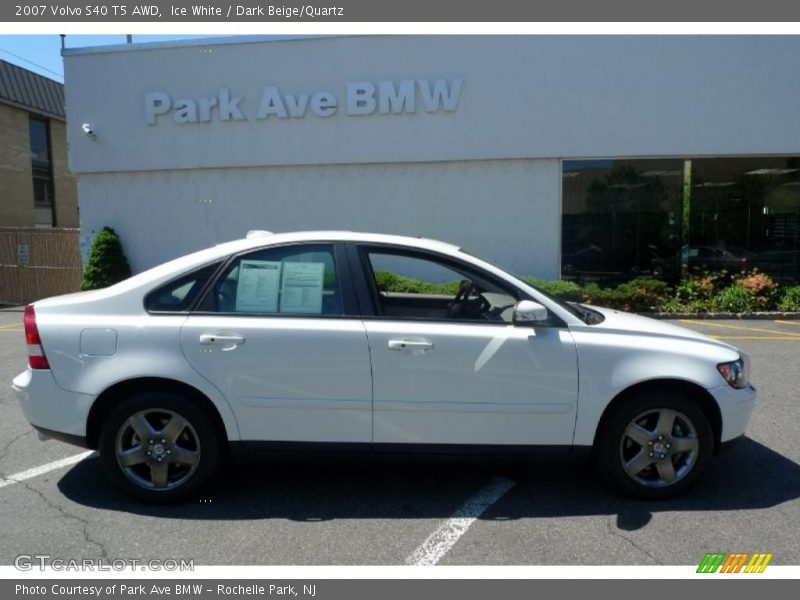 Ice White / Dark Beige/Quartz 2007 Volvo S40 T5 AWD