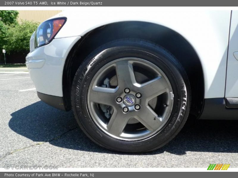Ice White / Dark Beige/Quartz 2007 Volvo S40 T5 AWD