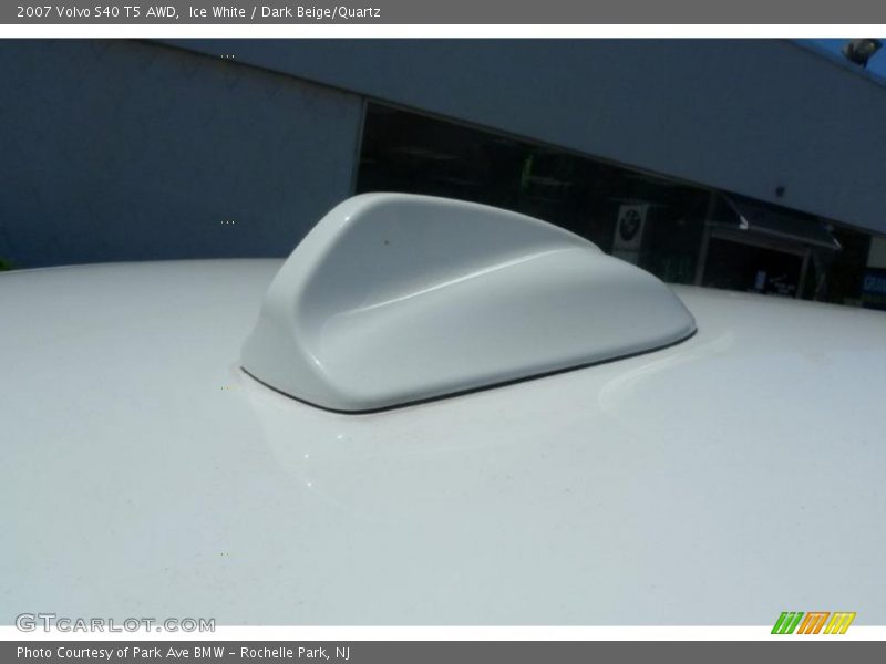 Ice White / Dark Beige/Quartz 2007 Volvo S40 T5 AWD