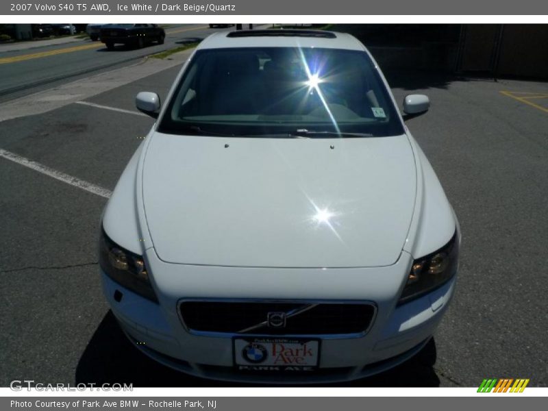 Ice White / Dark Beige/Quartz 2007 Volvo S40 T5 AWD