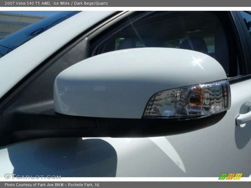 Ice White / Dark Beige/Quartz 2007 Volvo S40 T5 AWD