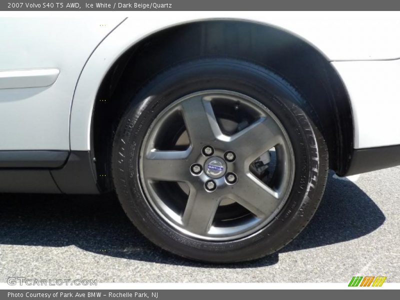 Ice White / Dark Beige/Quartz 2007 Volvo S40 T5 AWD