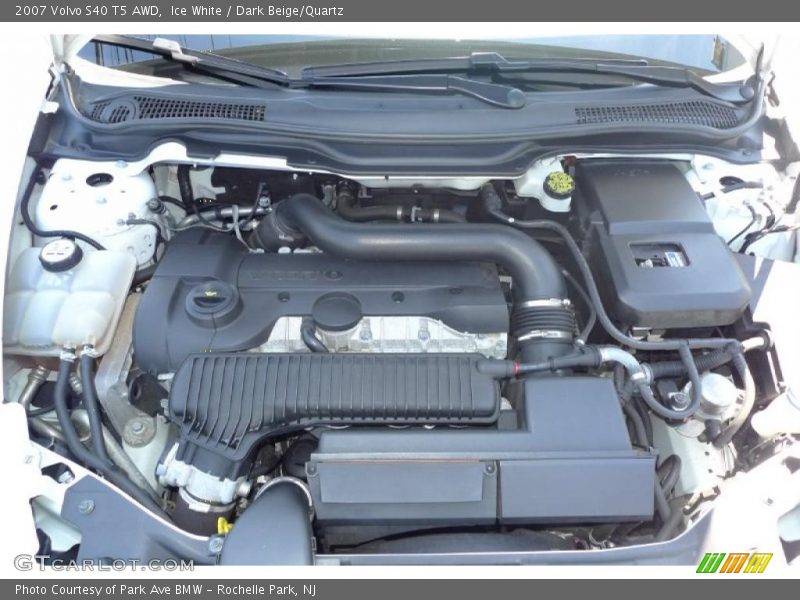 Ice White / Dark Beige/Quartz 2007 Volvo S40 T5 AWD