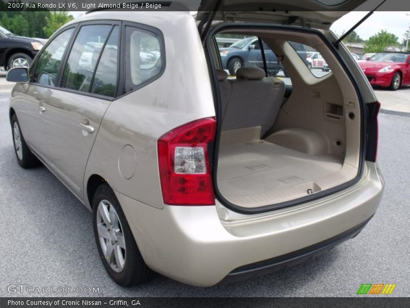 Light Almond Beige / Beige 2007 Kia Rondo LX V6