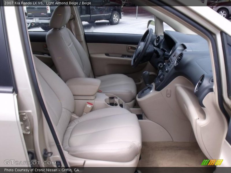 Light Almond Beige / Beige 2007 Kia Rondo LX V6