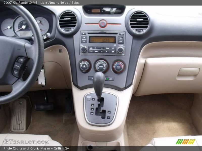 Light Almond Beige / Beige 2007 Kia Rondo LX V6